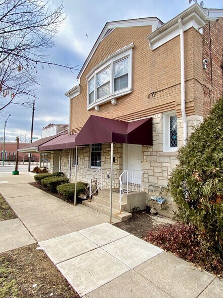 More Photos Of 4821 N Elston, Chicago Restaurant For Sale
