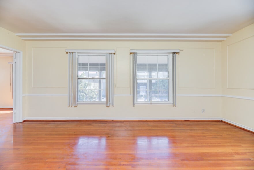 More Photos Of 913 S Wilton Pl, Los Angeles Apartments For Sale
