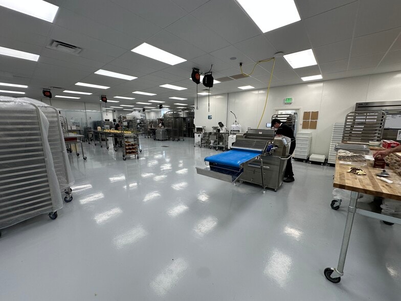 More Photos Of 590 N Main St, Leeds Manufacturing For Sale