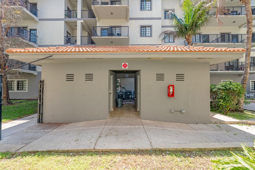 More Photos Of 2801-2851 Riverside Dr, Coral Springs Apartments For Sale