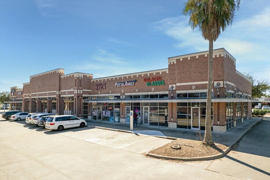More Photos Of 16512-16580 El Camino Real St, Houston Storefront For Lease