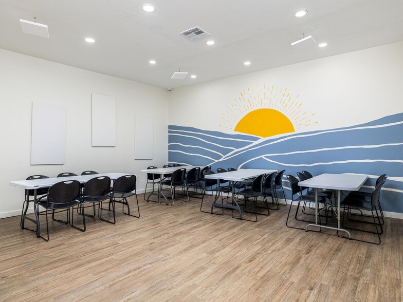 More Photos Of 6600 S Lakewoods Dr, Georgetown Specialty For Sale