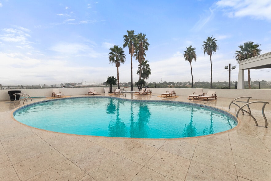 More Photos Of 1 S Main Ave, Laredo Hotel For Sale