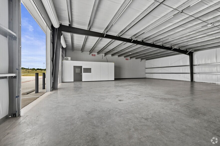 More Photos Of 3300 Dacy Ln, Kyle Industrial For Sale