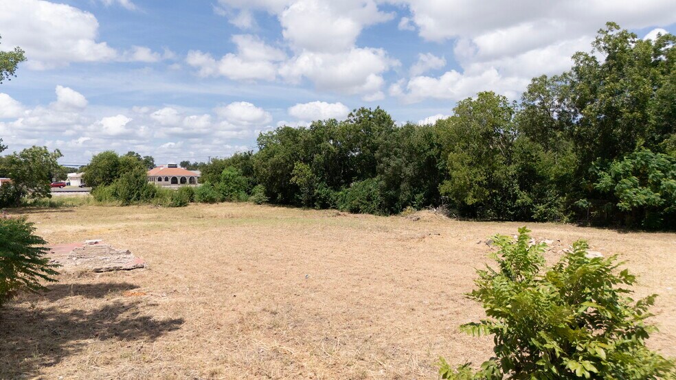 More Photos Of 101 E South St, Leander Land For Sale