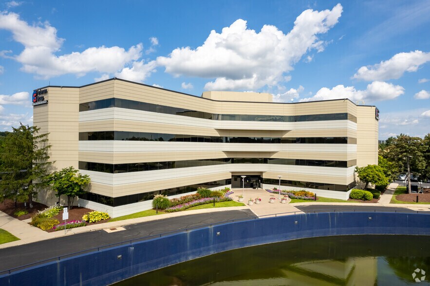 More Photos Of 28400 Northwestern Hwy, Southfield Office For Lease