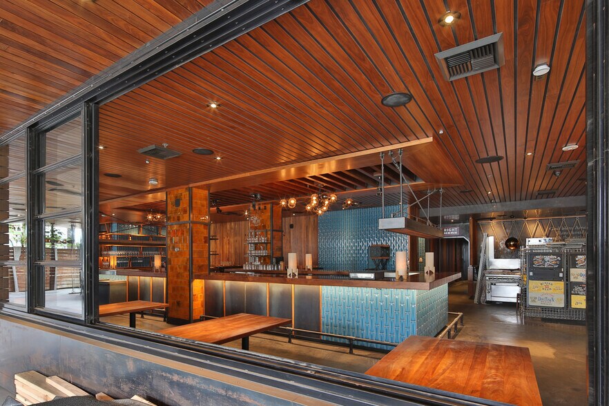 More Photos Of 1733 Ocean Ave, Santa Monica Office For Lease