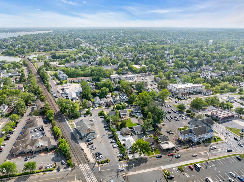 More Photos Of 33 Union Ave, Manasquan Apartments For Sale