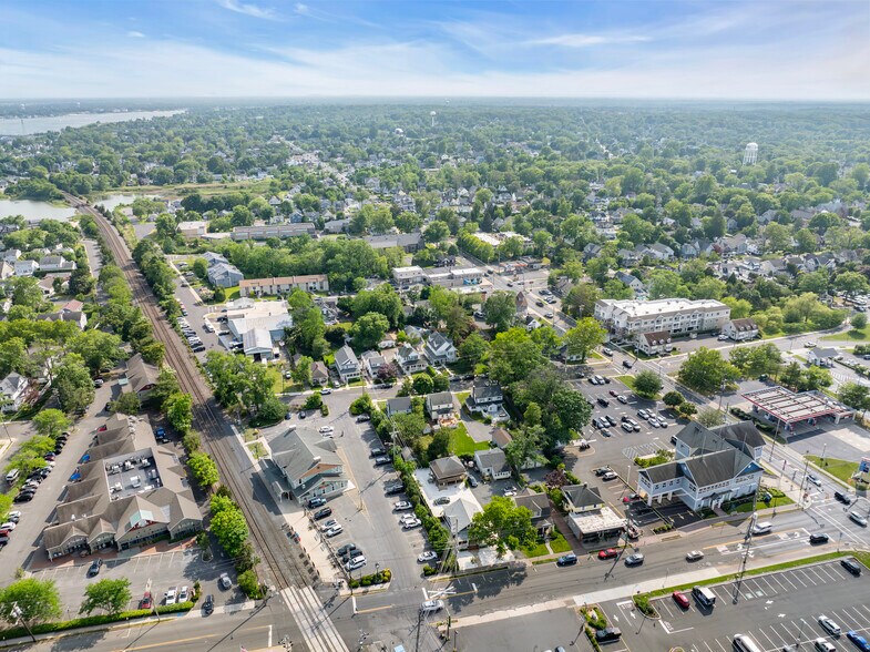 More Photos Of 33 Union Ave, Manasquan Apartments For Sale