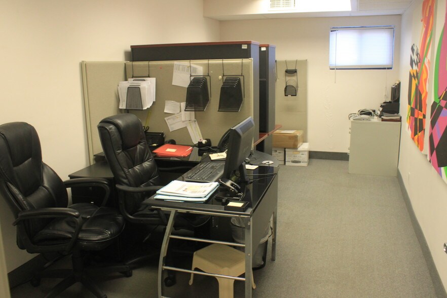 More Photos Of 2475 Hollywood Blvd, Hollywood Office For Lease