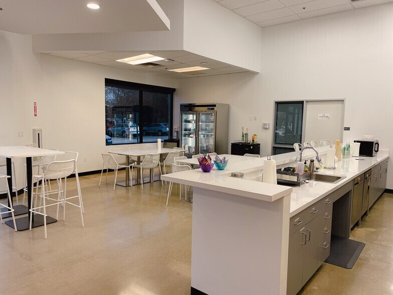 More Photos Of 4407 Monterey Oaks Blvd, Austin Unknown For Lease