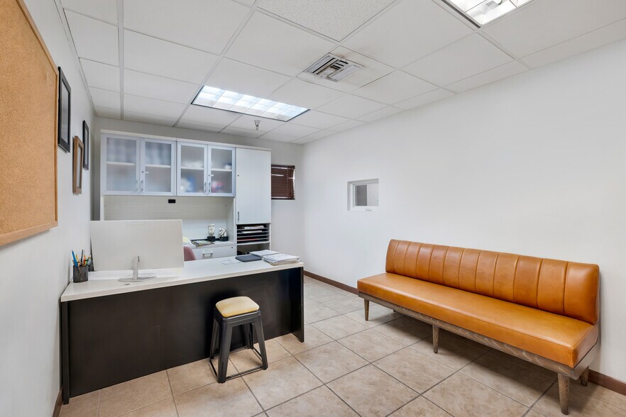 More Photos Of 7725 W 2nd Ct, Hialeah Warehouse For Sale