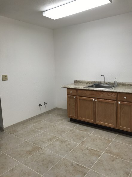 More Photos Of 4740 E 2nd St, Benicia Light Manufacturing For Lease