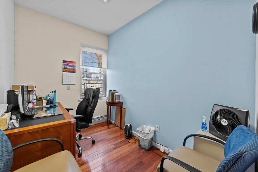 More Photos Of 130 Pondfield Rd, Bronxville Medical For Lease