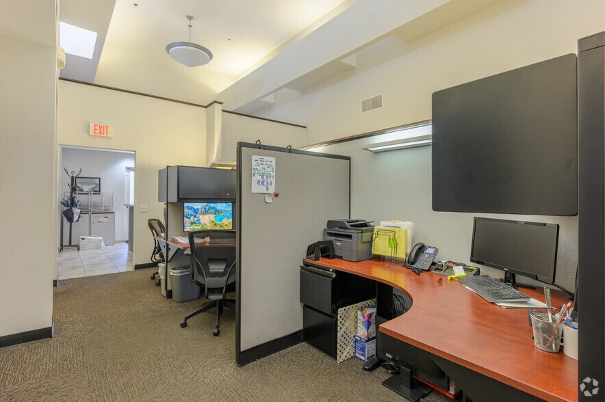 More Photos Of 9325 W Sahara Ave, Las Vegas Freestanding For Lease