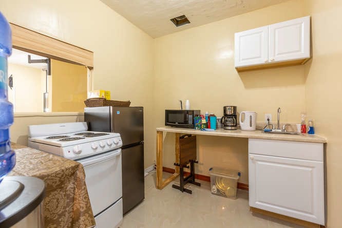 More Photos Of 1000 Foster Rd, Hallandale Beach Religious Facility For Sale