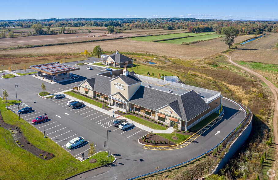 More Photos Of 140 West Rd, Ellington Freestanding For Lease