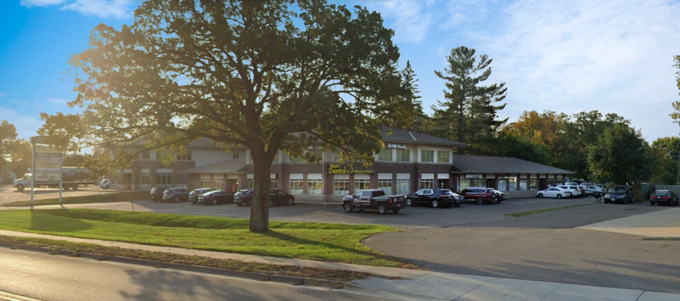 Primary Photo Of 6041 Main St, North Branch Medical For Lease