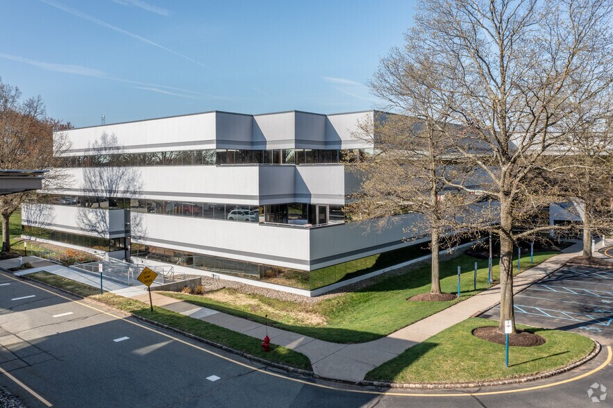 More Photos Of 10 Waterview Blvd, Parsippany Office For Sale