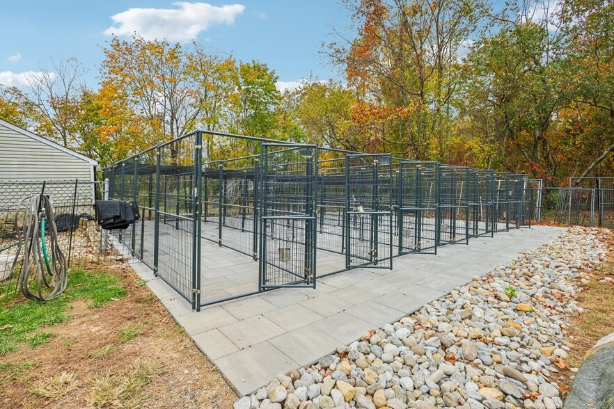 More Photos Of 170 S Hope Chapel Rd, Jackson Specialty For Sale