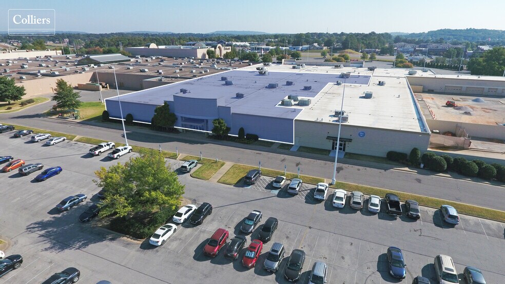 More Photos Of 4201 N Shiloh Dr, Fayetteville Department Store For Lease