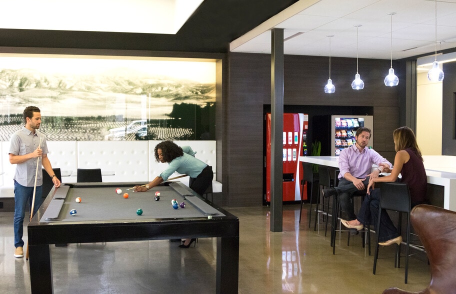 More Photos Of 500 Technology Dr, Irvine Office For Lease