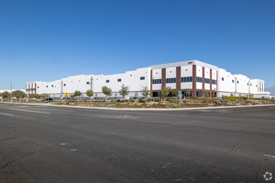 More Photos Of 18512 Harvill Ave, Perris Warehouse For Lease