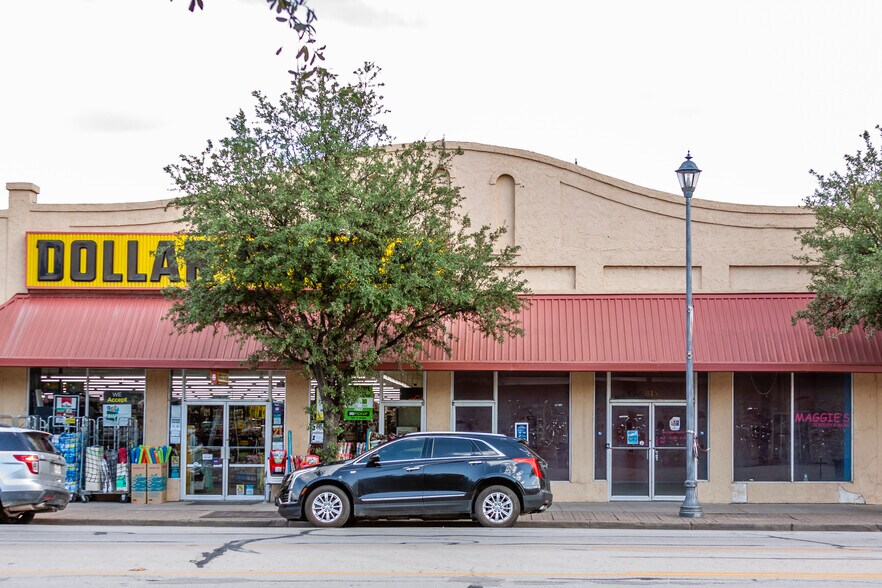 More Photos Of 813-815 Hutchins Ave, Ballinger General Retail For Sale