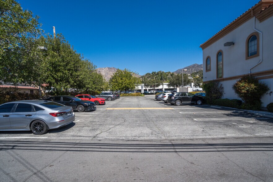 More Photos Of 200-222 E Foothill Blvd, Arcadia Storefront Retail Office For Sale