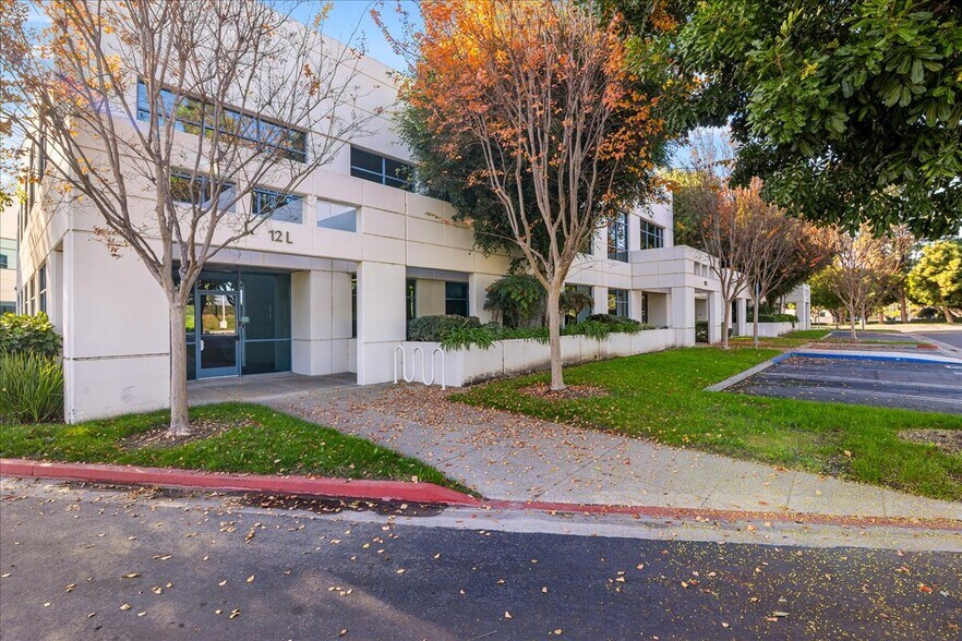 More Photos Of 12 Mauchly, Irvine Office Residential For Sale