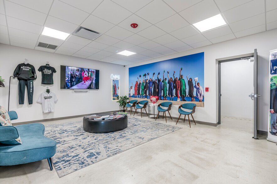 More Photos Of 1014 N Dixie Hwy, Lake Worth Beach Loft Creative Space For Sale