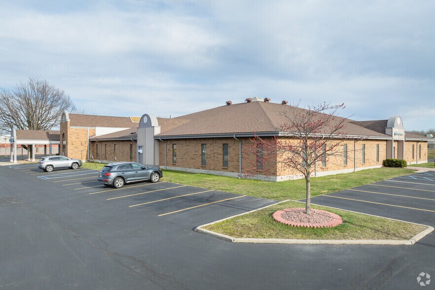 Primary Photo Of 6839-6855 Spring Valley Dr, Holland Medical For Lease