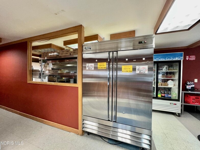 More Photos Of 404 W Vine St, Edgerton Restaurant For Sale