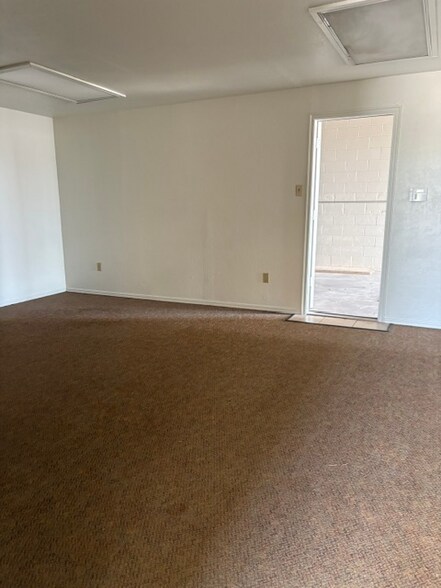 More Photos Of 3920 Classen Blvd, Norman Industrial For Lease