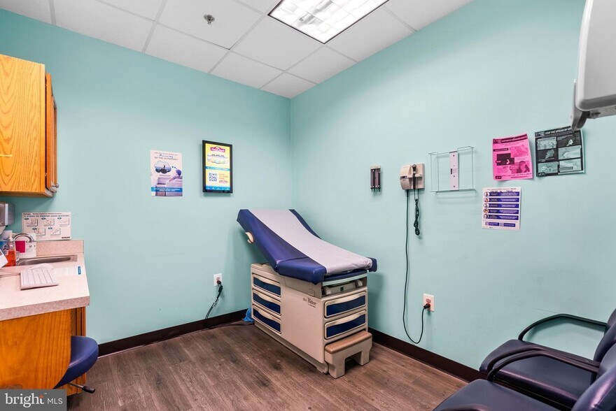 More Photos Of 8860 Columbia 100 Pkwy, Columbia Medical For Sale