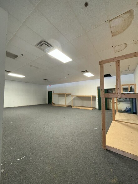 More Photos Of 644 N 12th St, Murray Unknown For Lease