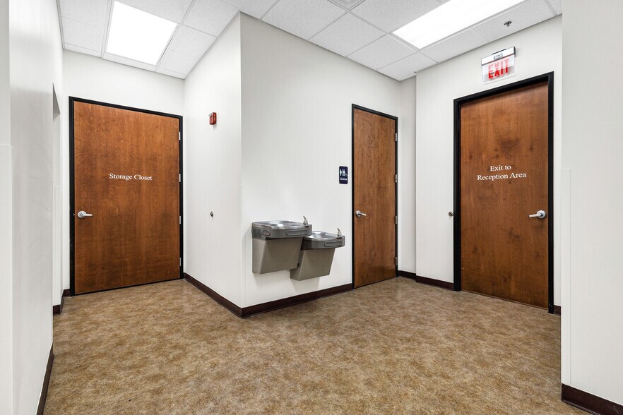 More Photos Of 15405 N 99th Ave, Sun City Medical For Lease