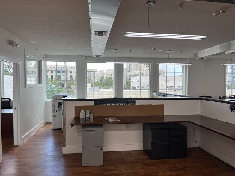 More Photos Of 47 E Robinson St, Orlando General Retail For Lease