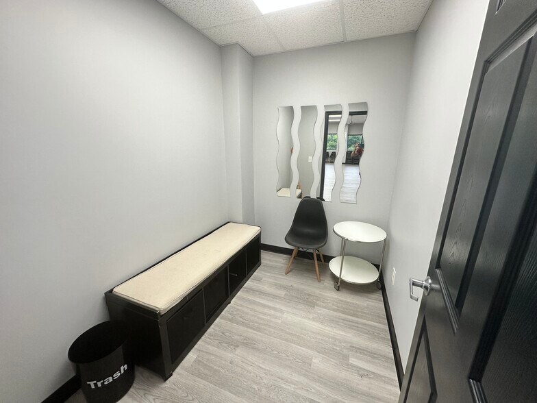 More Photos Of 7125 Metropolitan Blvd, Barnhart Unknown For Lease