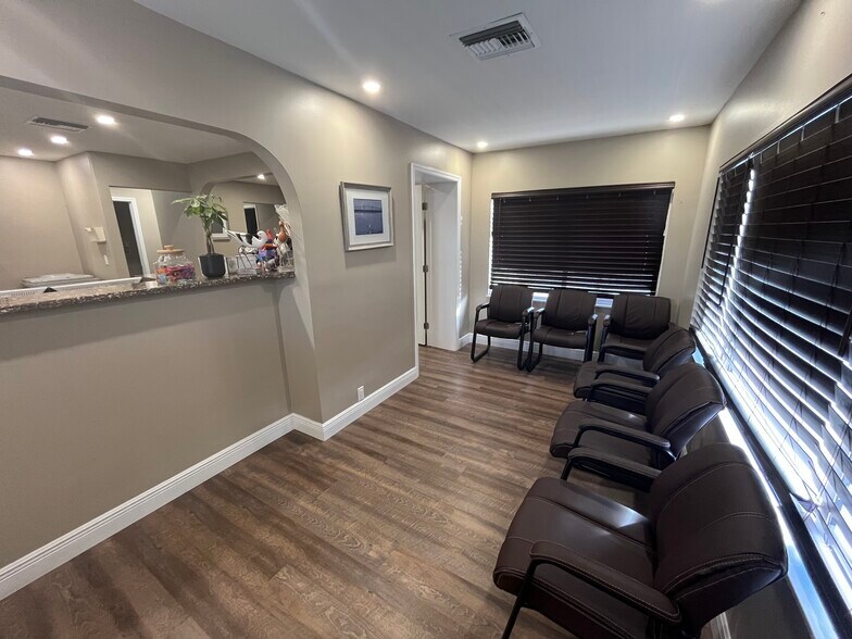 More Photos Of 4821 Central Ave, Saint Petersburg Office For Lease