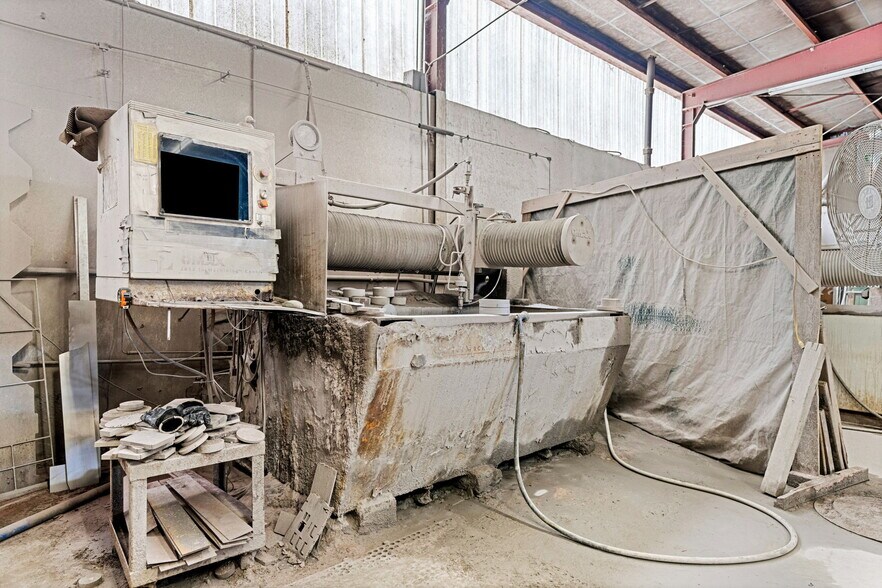 More Photos Of 205 Commercial St, Whitman Manufacturing For Sale