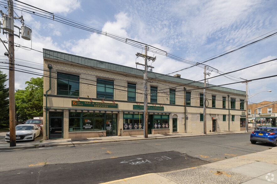 More Photos Of 40-44 Guy Lombardo Ave, Freeport Coworking Space