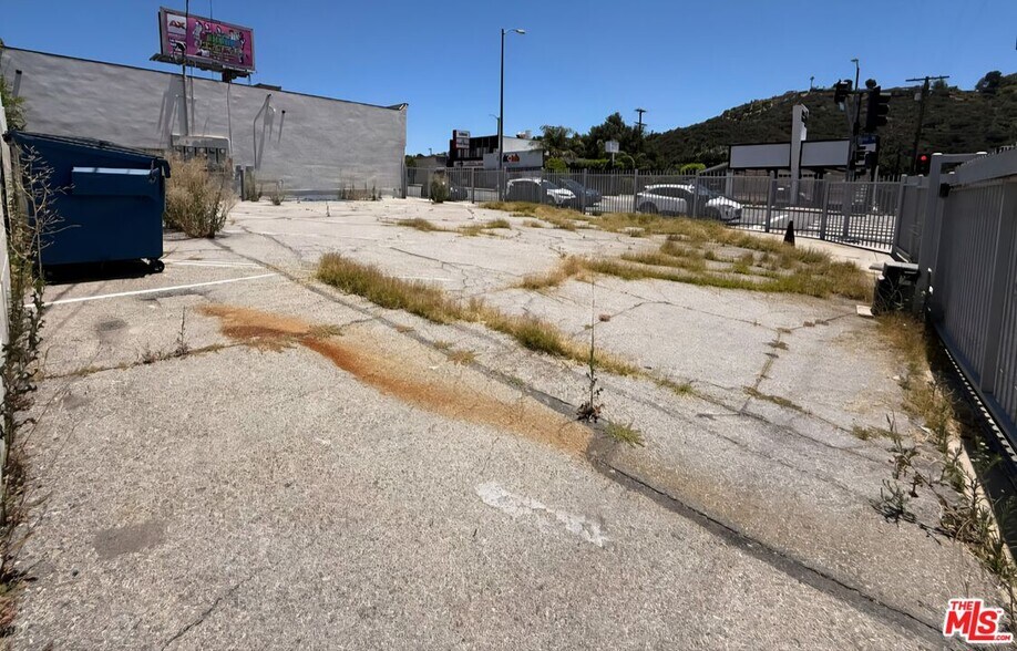 More Photos Of 6853-6865 Foothill Blvd, Tujunga Freestanding For Sale