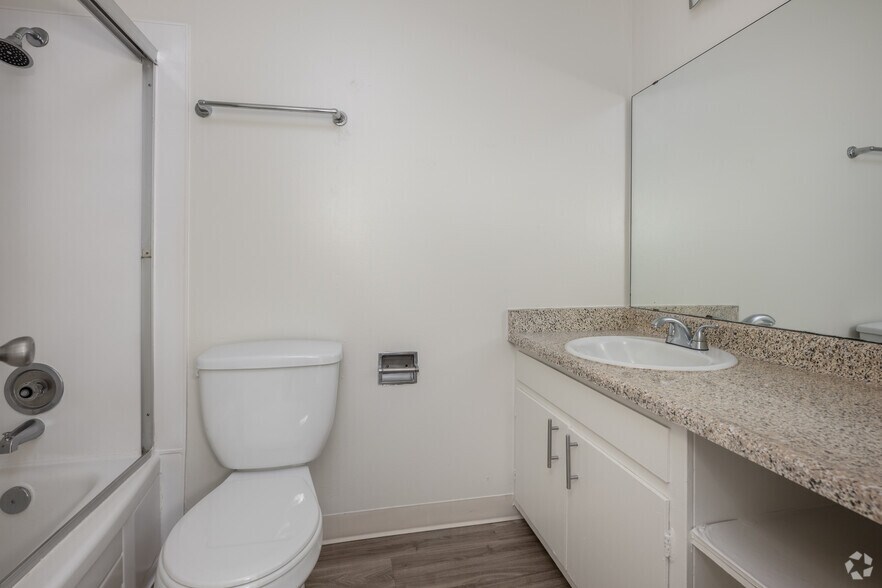 More Photos Of 5500 Foothill Gardens Ct, Sacramento Apartments For Sale