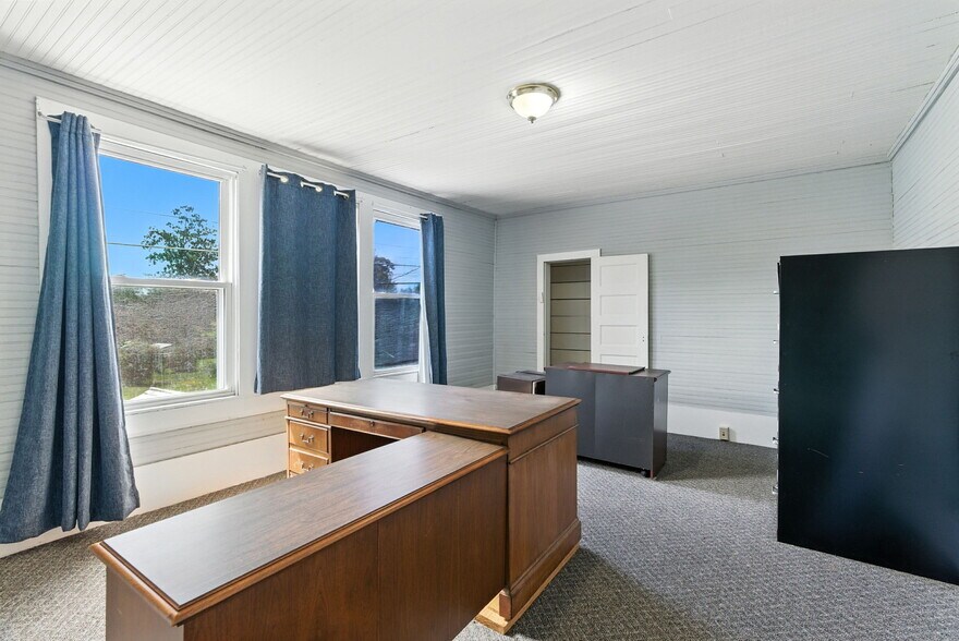 More Photos Of 208 N Main St, Prosperity Office Residential For Sale