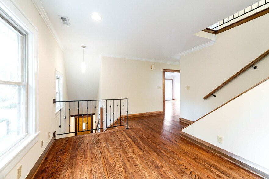 More Photos Of 153 S 17th St, Columbus Multifamily For Sale