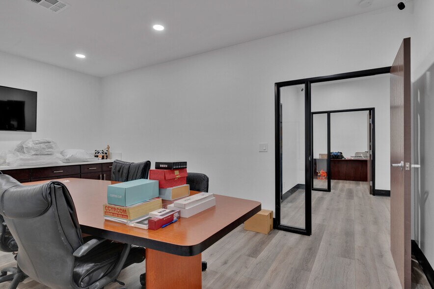 More Photos Of 23231 Vista Grande Dr, Laguna Hills Warehouse For Sale