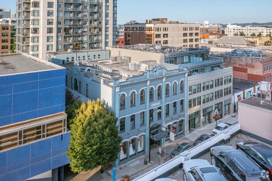 More Photos Of 733 Johnson St, Victoria Storefront Retail Office For Lease