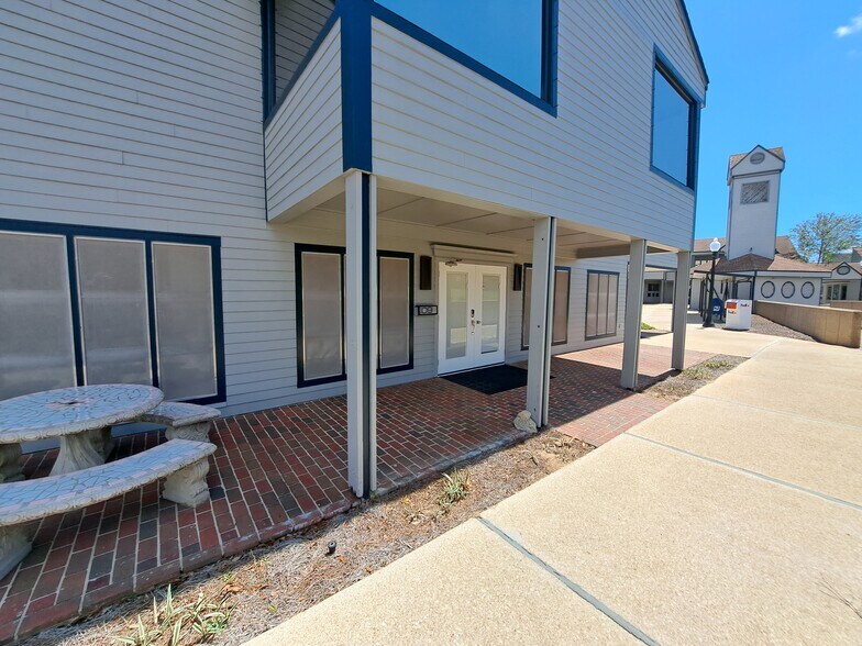 More Photos Of 4400 Bayou Blvd, Pensacola Medical For Lease