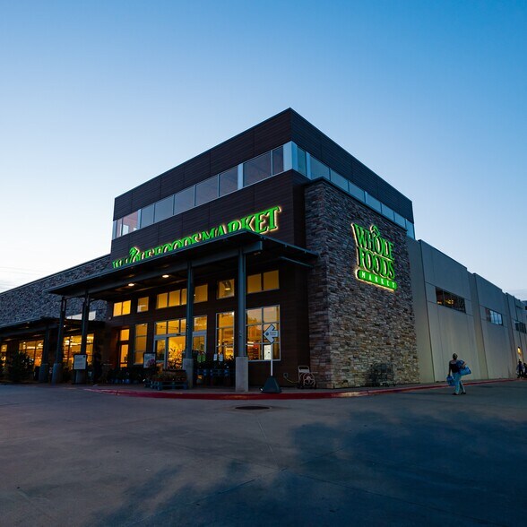 More Photos Of 5100 Belt Line Rd, Addison Unknown For Lease